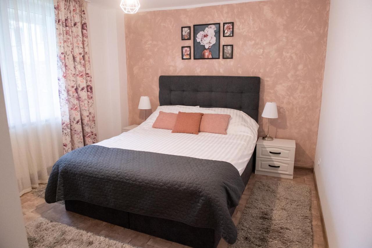 Appartement Urban Oasis à Piatra Neamţ Extérieur photo