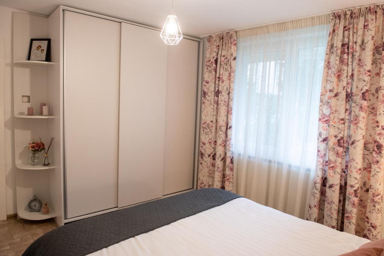 Appartement Urban Oasis à Piatra Neamţ Extérieur photo