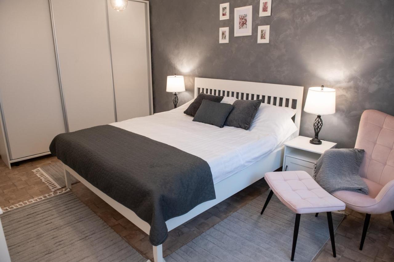 Appartement Urban Oasis à Piatra Neamţ Extérieur photo